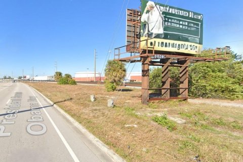 Propiedad comercial en Riviera Beach, Florida № 2039828