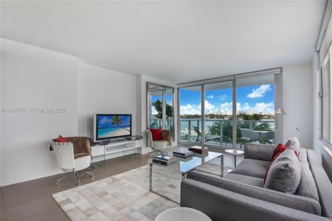 Condominio en venta en Miami Beach, Florida, 2 dormitorios, 111.2 m2 № 2076861 - foto 2