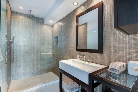 Condominio en venta en Miami Beach, Florida, 2 dormitorios, 111.2 m2 № 2076861 - foto 14
