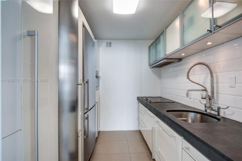 Condominio en venta en Miami Beach, Florida, 2 dormitorios, 111.2 m2 № 2076861 - foto 5
