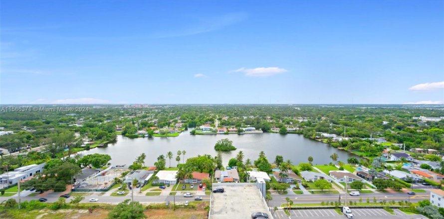 Oficina en Aventura, Florida № 1175101
