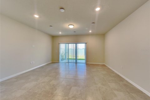Touwnhouse à louer à Sanford, Floride: 3 chambres, 157.84 m2 № 2396558 - photo 2