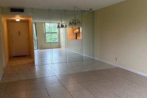 Copropriété à vendre à Tamarac, Floride: 2 chambres, 95.04 m2 № 2084579 - photo 5