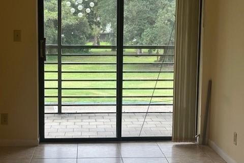 Copropriété à vendre à Tamarac, Floride: 2 chambres, 95.04 m2 № 2084579 - photo 9