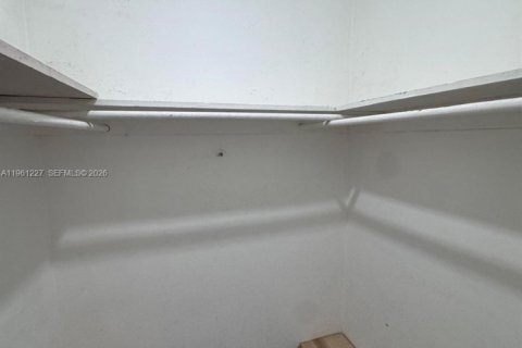 Copropriété à louer à Miami Beach, Floride: 40.78 m2 № 2022126 - photo 9