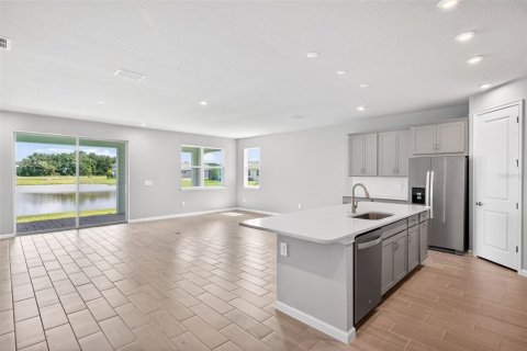 House in Parrish, Florida 3 bedrooms, 205.22 sq.m. № 2231182 - photo 7