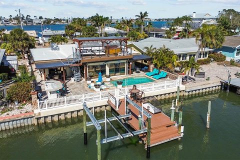 Villa ou maison à vendre à Indian Rocks Beach, Floride: 3 chambres, 227.05 m2 № 2155890 - photo 2