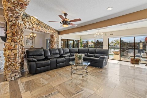 Villa ou maison à vendre à Indian Rocks Beach, Floride: 3 chambres, 227.05 m2 № 2155890 - photo 13