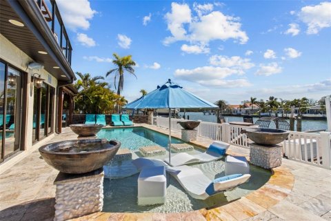 Villa ou maison à vendre à Indian Rocks Beach, Floride: 3 chambres, 227.05 m2 № 2155890 - photo 3