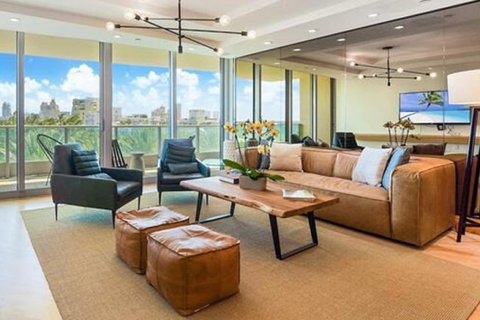 Apartment in IL VILLAGGIO in Miami Beach, Florida 2 bedrooms, 144 sq.m. № 102600 - photo 1