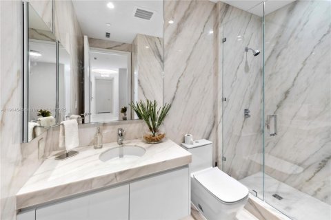 Купить кондоминиум в Санни-Айлс-Бич, Флорида 3 спальни, 261.61м2, № 1972852 - фото 25