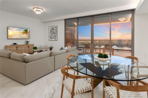 Купить кондоминиум в Санни-Айлс-Бич, Флорида 3 спальни, 261.61м2, № 1972852 - фото 11