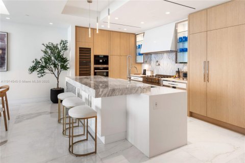 Купить кондоминиум в Санни-Айлс-Бич, Флорида 3 спальни, 261.61м2, № 1972852 - фото 7