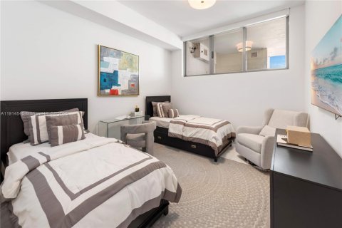 Купить кондоминиум в Санни-Айлс-Бич, Флорида 3 спальни, 261.61м2, № 1972852 - фото 24