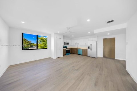 Снять в аренду квартиру в Помпано-Бич, Флорида 2 спальни, № 1974211 - фото 9