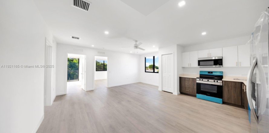 Квартира в Помпано-Бич, Флорида 2 спальни № 1974211