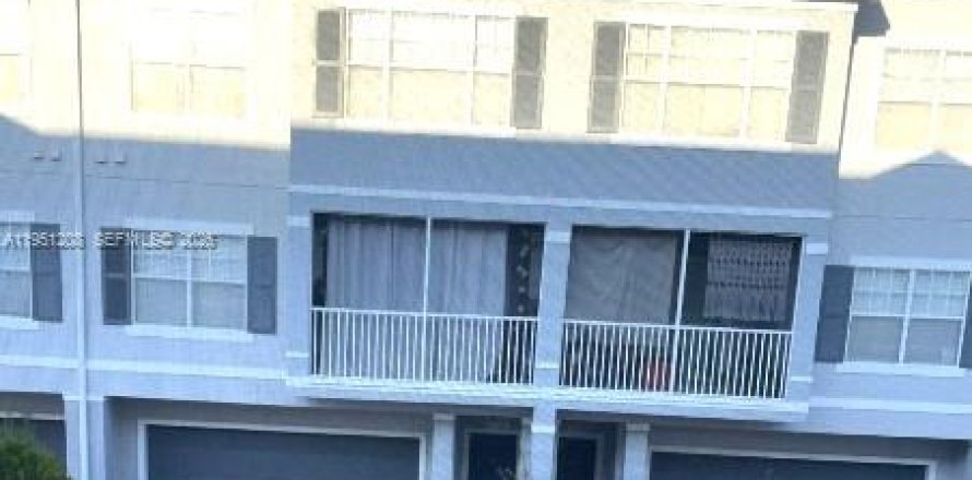 Кондоминиум с 2 спальнями в Орландо, Флорида № 2006038