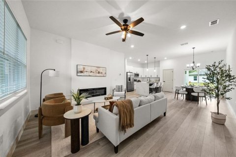 House in Port Charlotte, Florida 4 bedrooms, 157.47 sq.m. № 2105006 - photo 4