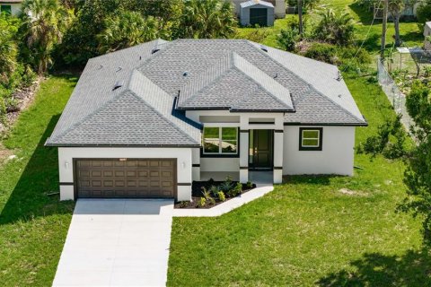 House in Port Charlotte, Florida 4 bedrooms, 157.47 sq.m. № 2105006 - photo 2