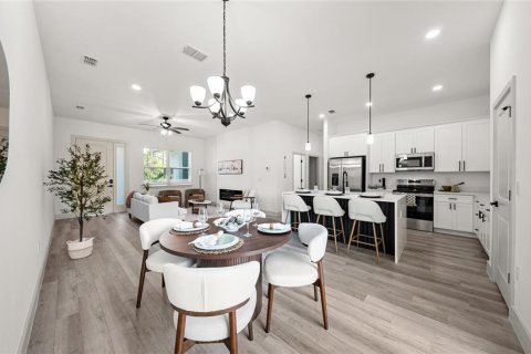 House in Port Charlotte, Florida 4 bedrooms, 157.47 sq.m. № 2105006 - photo 8