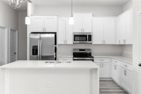 House in Port Charlotte, Florida 4 bedrooms, 157.47 sq.m. № 2105006 - photo 13