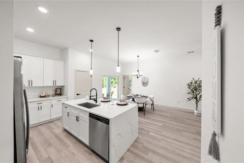 House in Port Charlotte, Florida 4 bedrooms, 157.47 sq.m. № 2105006 - photo 30