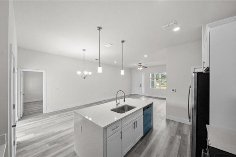 House in Port Charlotte, Florida 4 bedrooms, 157.47 sq.m. № 2105006 - photo 18