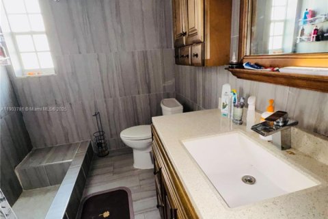 Casa en venta en Miramar, Florida, 3 dormitorios, 197.88 m2 № 2081860 - foto 12