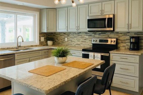 Casa en venta en Miramar, Florida, 3 dormitorios, 197.88 m2 № 2081860 - foto 2