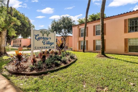 Copropriété à vendre à Miami Lakes, Floride: 1 chambre, 62.43 m2 № 2074751 - photo 25