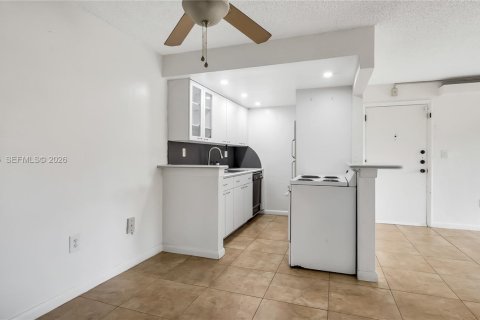 Copropriété à vendre à Miami Lakes, Floride: 1 chambre, 62.43 m2 № 2074751 - photo 4