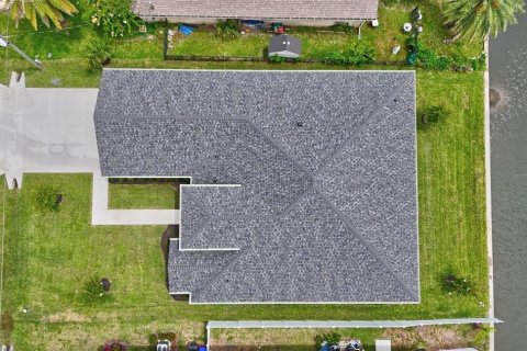 House in Palm Coast, Florida 4 bedrooms, 224.08 sq.m. № 1576451 - photo 10