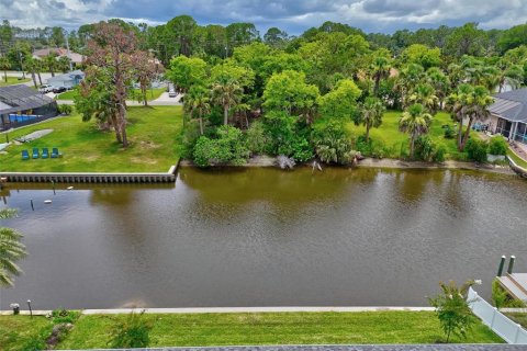 House in Palm Coast, Florida 4 bedrooms, 224.08 sq.m. № 1576451 - photo 11