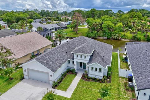 House in Palm Coast, Florida 4 bedrooms, 224.08 sq.m. № 1576451 - photo 7