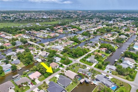 House in Palm Coast, Florida 4 bedrooms, 224.08 sq.m. № 1576451 - photo 14