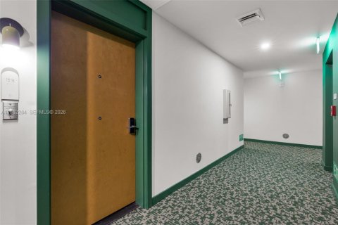 Condo in Miami, Florida  № 2026284 - photo 12