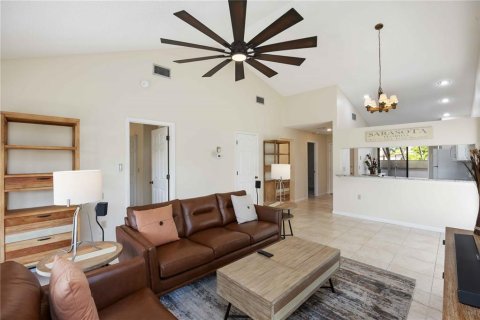 Villa ou maison à louer à Sarasota, Floride: 2 chambres, 100.33 m2 № 2109642 - photo 11