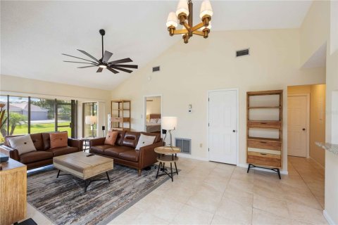 Villa ou maison à louer à Sarasota, Floride: 2 chambres, 100.33 m2 № 2109642 - photo 8