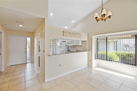 Villa ou maison à louer à Sarasota, Floride: 2 chambres, 100.33 m2 № 2109642 - photo 4