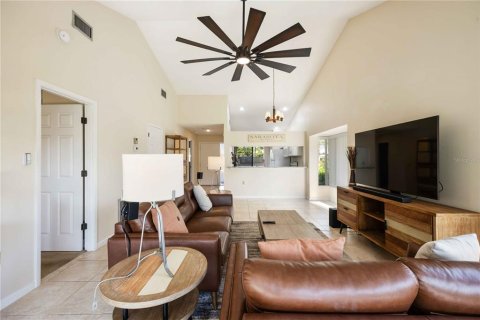 Villa ou maison à louer à Sarasota, Floride: 2 chambres, 100.33 m2 № 2109642 - photo 10