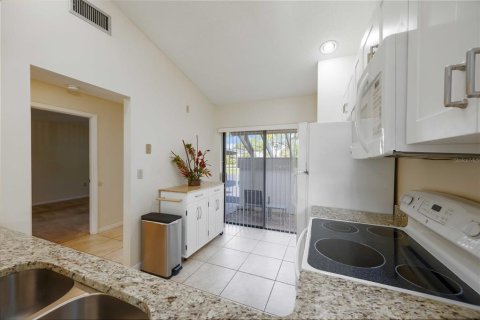 Villa ou maison à louer à Sarasota, Floride: 2 chambres, 100.33 m2 № 2109642 - photo 16
