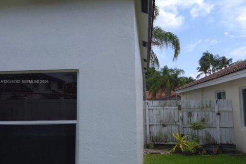 Villa ou maison à louer à Pembroke Pines, Floride: 4 chambres, 205.59 m2 № 2168372 - photo 8