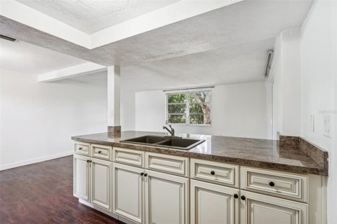 Casa en venta en Port Richey, Florida, 2 dormitorios, 97.64 m2 № 1909093 - foto 11