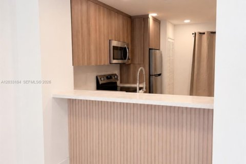 Condominio en alquiler en Coral Springs, Florida, 2 dormitorios, 104.61 m2 № 2087593 - foto 5