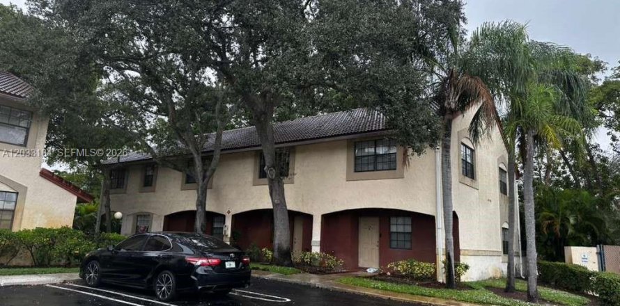 Condominio en Coral Springs, Florida, 2 dormitorios  № 2087593