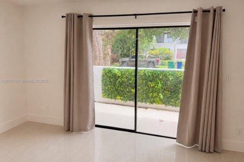 Condominio en alquiler en Coral Springs, Florida, 2 dormitorios, 104.61 m2 № 2087593 - foto 8