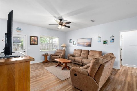 House in Newberry, Florida 4 bedrooms, 170.75 sq.m. № 1843809 - photo 17