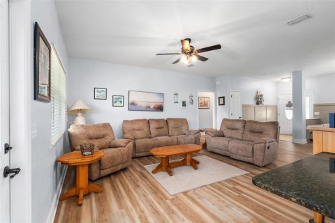 House in Newberry, Florida 4 bedrooms, 170.75 sq.m. № 1843809 - photo 16