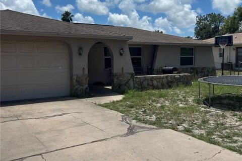 House in Hudson, Florida 3 bedrooms, 169.08 sq.m. № 1852866 - photo 1