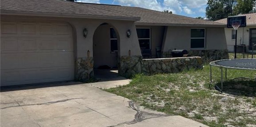 House in Hudson, Florida 3 bedrooms, 169.08 sq.m. № 1852866